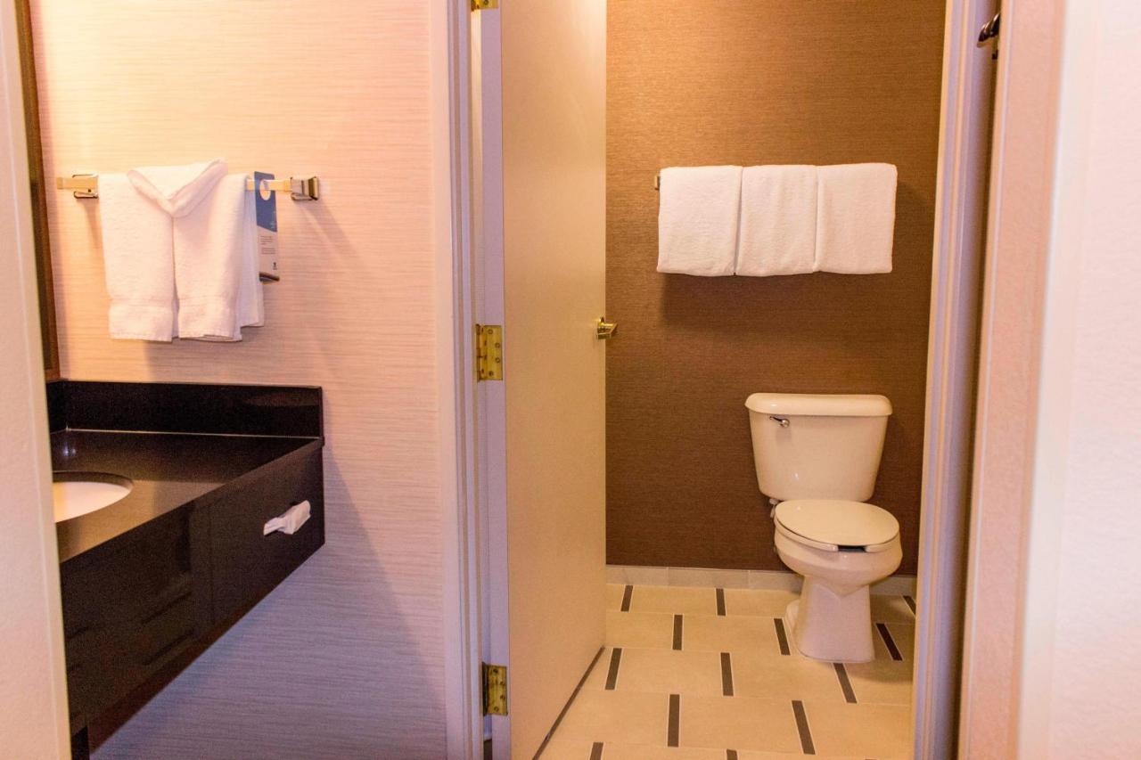 Fairfield Inn Kansas City Downtown/Union Hill Εξωτερικό φωτογραφία